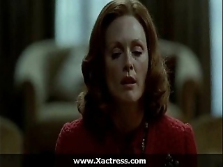 Julianne Moore the dominating mother